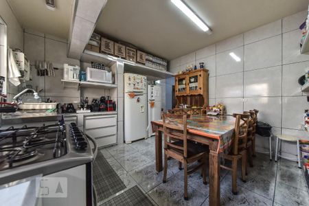 Casa à venda com 156m², 5 quartos e 2 vagas Casa à venda com 156m², 5 quartos e 2 vagasCozinha