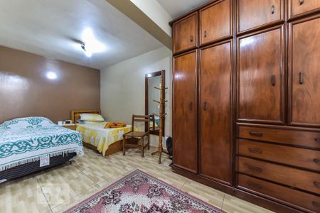 Casa à venda com 156m², 5 quartos e 2 vagas Casa à venda com 156m², 5 quartos e 2 vagasSuíte - Casa 2