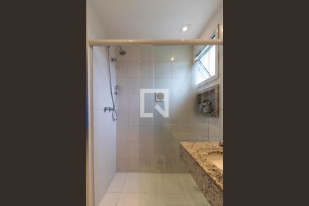 Apartamento à venda com 168m², 4 quartos e 3 vagas Apartamento à venda com 168m², 4 quartos e 3 vagasBanheiro da Suíte 1