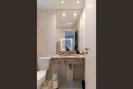 Apartamento à venda com 168m², 4 quartos e 3 vagas Apartamento à venda com 168m², 4 quartos e 3 vagasBanheiro da Suíte 2