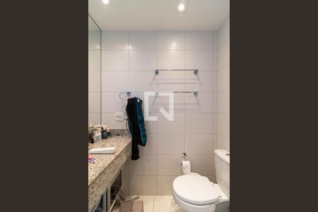 Apartamento à venda com 168m², 4 quartos e 3 vagas Apartamento à venda com 168m², 4 quartos e 3 vagasBanheiro da Suíte 1