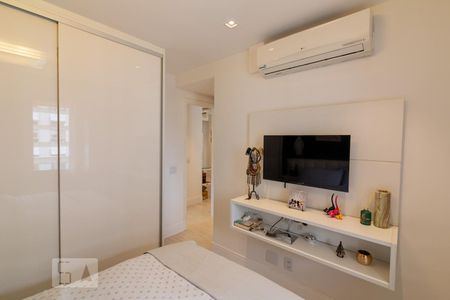 Apartamento à venda com 150m², 3 quartos e 2 vagas Apartamento à venda com 150m², 3 quartos e 2 vagasSuíte