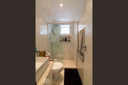 Apartamento à venda com 150m², 3 quartos e 2 vagas Apartamento à venda com 150m², 3 quartos e 2 vagasBanheiro da Suíte