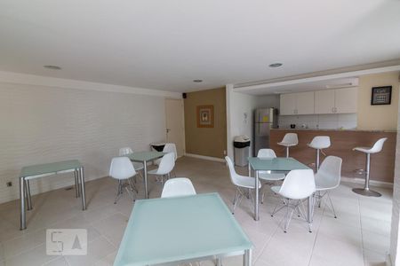 Apartamento à venda com 150m², 3 quartos e 2 vagas Apartamento à venda com 150m², 3 quartos e 2 vagasÁrea comum - Salão de festas