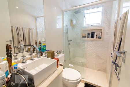 Apartamento à venda com 150m², 3 quartos e 2 vagas Apartamento à venda com 150m², 3 quartos e 2 vagasBanheiro da Suíte