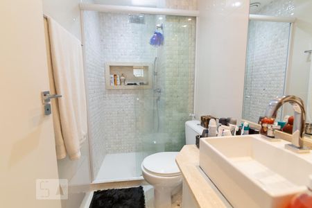 Apartamento à venda com 150m², 3 quartos e 2 vagas Apartamento à venda com 150m², 3 quartos e 2 vagasBanheiro Social