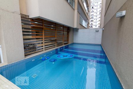 Apartamento à venda com 150m², 3 quartos e 2 vagas Apartamento à venda com 150m², 3 quartos e 2 vagasÁrea comum - Piscina