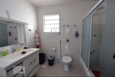 Casa à venda com 150m², 4 quartos e 2 vagasBanheiro da Suíte