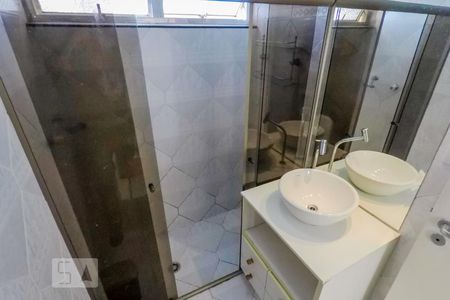 Banheiro de apartamento para alugar com 2 quartos, 75m² em Vila Monumento, São Paulo