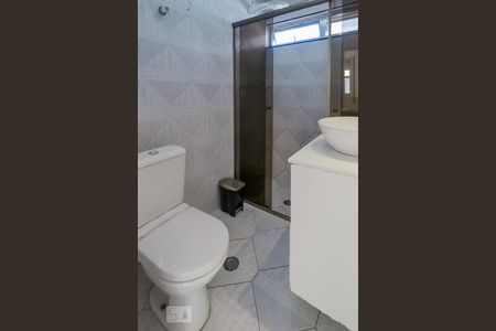 Banheiro de apartamento para alugar com 2 quartos, 75m² em Vila Monumento, São Paulo