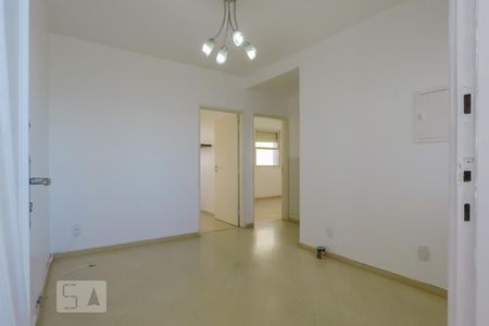 Sala de apartamento para alugar com 2 quartos, 75m² em Vila Monumento, São Paulo