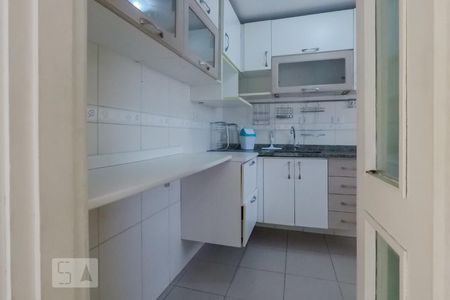Cozinha de apartamento para alugar com 2 quartos, 75m² em Vila Monumento, São Paulo