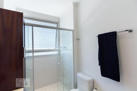 Apartamento à venda com 244m², 4 quartos e 3 vagas Apartamento à venda com 244m², 4 quartos e 3 vagasBanheiro da Suíte 2