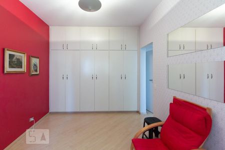 Apartamento à venda com 244m², 4 quartos e 3 vagas Apartamento à venda com 244m², 4 quartos e 3 vagasSuite 1
