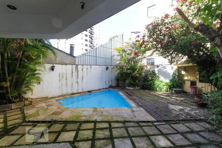 Casa à venda com 340m², 7 quartos e 2 vagas Casa à venda com 340m², 7 quartos e 2 vagasPiscina