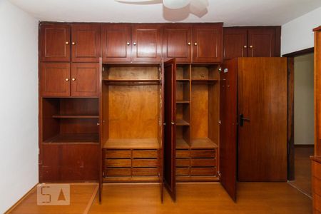 Casa à venda com 340m², 7 quartos e 2 vagas Casa à venda com 340m², 7 quartos e 2 vagasQuarto 2