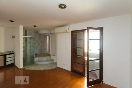 Casa à venda com 340m², 7 quartos e 2 vagas Casa à venda com 340m², 7 quartos e 2 vagasSuite