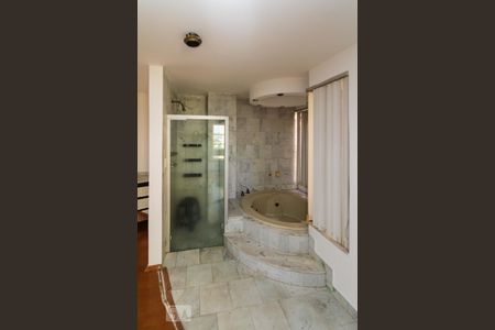 Casa à venda com 340m², 7 quartos e 2 vagas Casa à venda com 340m², 7 quartos e 2 vagasbanheiro da Suite