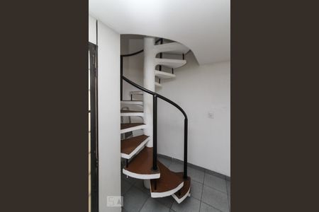 Casa à venda com 340m², 7 quartos e 2 vagas Casa à venda com 340m², 7 quartos e 2 vagasescada