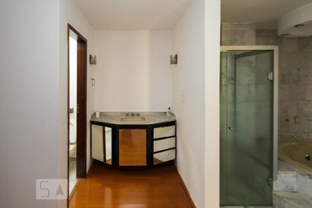 Casa à venda com 340m², 7 quartos e 2 vagas Casa à venda com 340m², 7 quartos e 2 vagasbanheiro da Suite