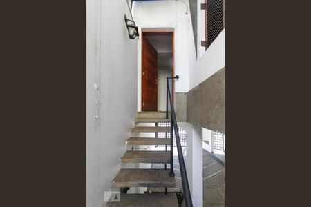 Casa à venda com 340m², 7 quartos e 2 vagas Casa à venda com 340m², 7 quartos e 2 vagasCorredor