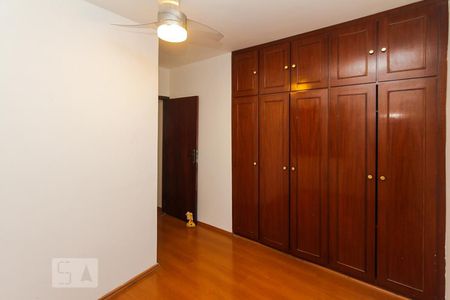 Casa à venda com 340m², 7 quartos e 2 vagas Casa à venda com 340m², 7 quartos e 2 vagasSuite