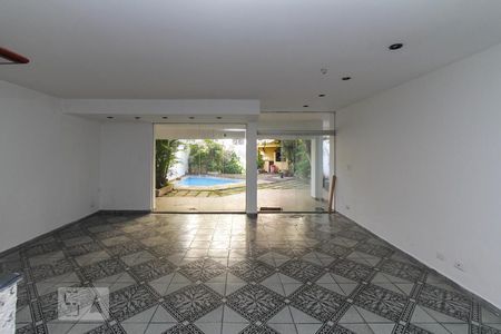 Casa à venda com 340m², 7 quartos e 2 vagas Casa à venda com 340m², 7 quartos e 2 vagasSalão de Festas