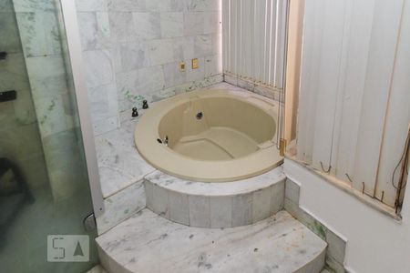 Casa à venda com 340m², 7 quartos e 2 vagas Casa à venda com 340m², 7 quartos e 2 vagasbanheiro da Suite