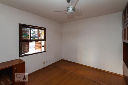 Casa à venda com 340m², 7 quartos e 2 vagas Casa à venda com 340m², 7 quartos e 2 vagasQuarto 2