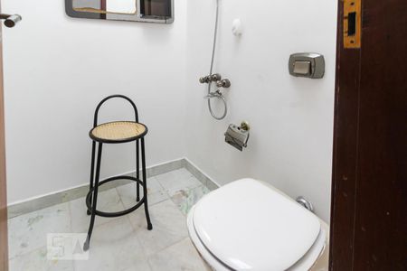 Casa à venda com 340m², 7 quartos e 2 vagas Casa à venda com 340m², 7 quartos e 2 vagasbanheiro da Suite