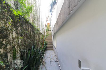 Casa à venda com 340m², 7 quartos e 2 vagas Casa à venda com 340m², 7 quartos e 2 vagasCorredor