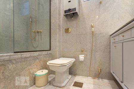 Apartamento à venda com 225m², 3 quartos e 2 vagasBanheiro