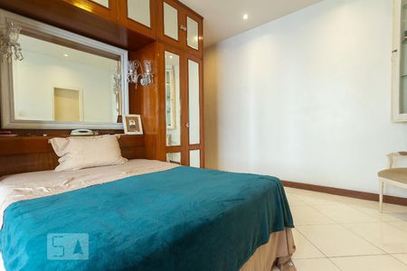 Apartamento à venda com 225m², 3 quartos e 2 vagasSuíte