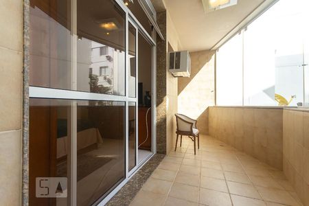 Apartamento à venda com 225m², 3 quartos e 2 vagasVaranda da Suíte