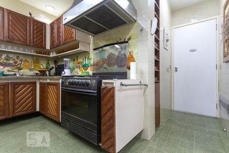 Apartamento à venda com 225m², 3 quartos e 2 vagasCozinha