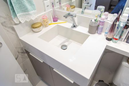 Apartamento à venda com 74m², 2 quartos e 1 vaga Apartamento à venda com 74m², 2 quartos e 1 vagaBanheiro do Quarto 2