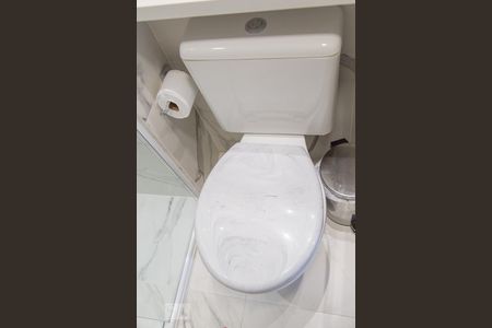 Apartamento à venda com 74m², 2 quartos e 1 vaga Apartamento à venda com 74m², 2 quartos e 1 vagaBanheiro Social