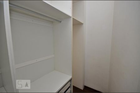 Closet do quarto de apartamento para alugar com 1 quarto, 50m² em Catete, Rio de Janeiro
