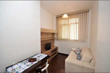 Sala de apartamento para alugar com 1 quarto, 50m² em Catete, Rio de Janeiro