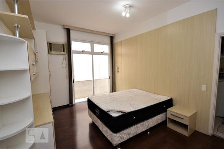 Quarto de apartamento para alugar com 1 quarto, 50m² em Catete, Rio de Janeiro