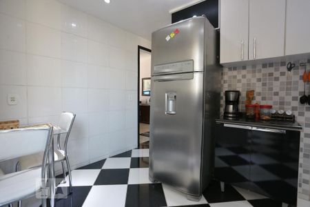 Apartamento à venda com 98m², 2 quartos e 2 vagasCozinha