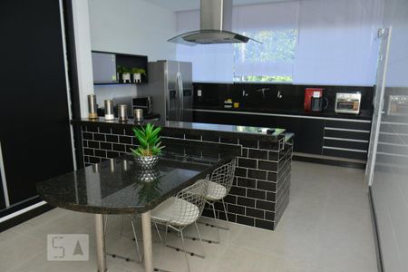 Casa à venda com 460m², 4 quartos e 3 vagasCozinha