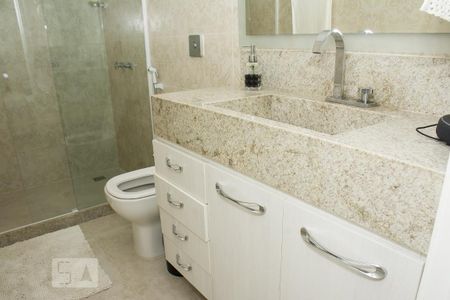 Casa à venda com 460m², 4 quartos e 3 vagasBanheiro da suite 2