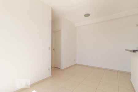 Sala de apartamento para alugar com 2 quartos, 51m² em Umuarama, Osasco