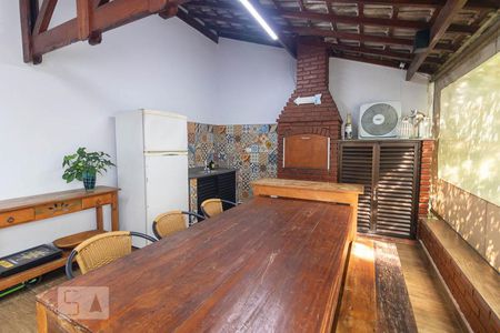 Casa à venda com 298m², 3 quartos e 3 vagasÁrea comum - Churrasqueira