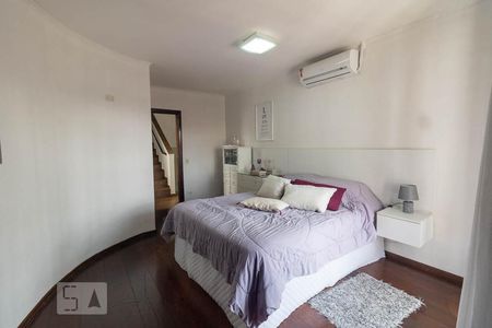 Casa à venda com 298m², 3 quartos e 3 vagasSuíte