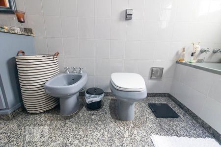 Casa à venda com 298m², 3 quartos e 3 vagasBanheiro da Suíte