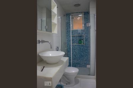 Casa de condomínio à venda com 320m², 6 quartos e 1 vaga Casa de condomínio à venda com 320m², 6 quartos e 1 vagaBanheiro Social 2