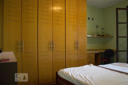 Casa de condomínio à venda com 320m², 6 quartos e 1 vaga Casa de condomínio à venda com 320m², 6 quartos e 1 vagaQuarto 3
