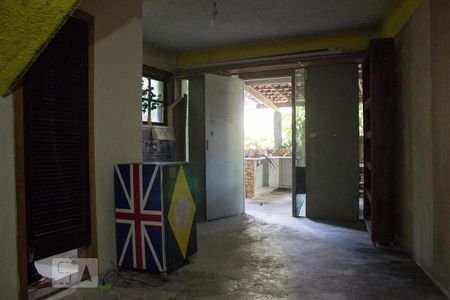 Casa de condomínio à venda com 320m², 6 quartos e 1 vaga Casa de condomínio à venda com 320m², 6 quartos e 1 vagaSaleta